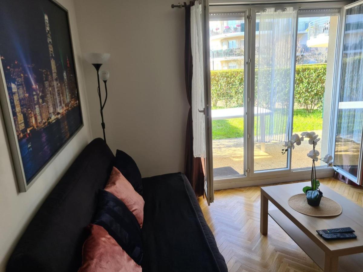 Appartement Avec Rez De Jardin A Disneyland Монтеврен Экстерьер фото