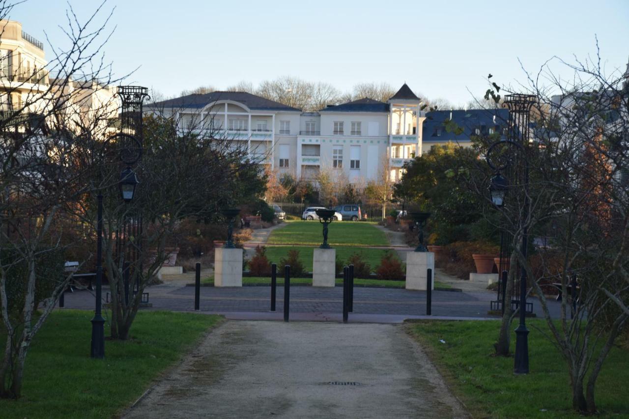 Appartement Avec Rez De Jardin A Disneyland Монтеврен Экстерьер фото